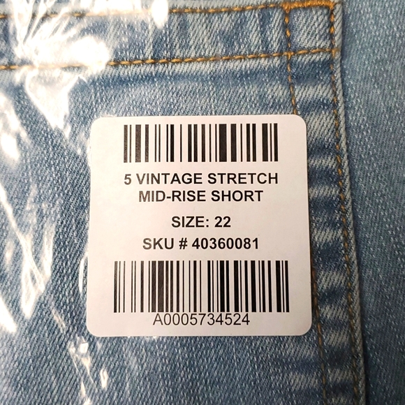 ❤️NWT VINTAGE TORRID JEAN SHORTS - VINTAGE STRETCH DENIM - MID RISE - PLUS SIZE - Picture 5 of 11